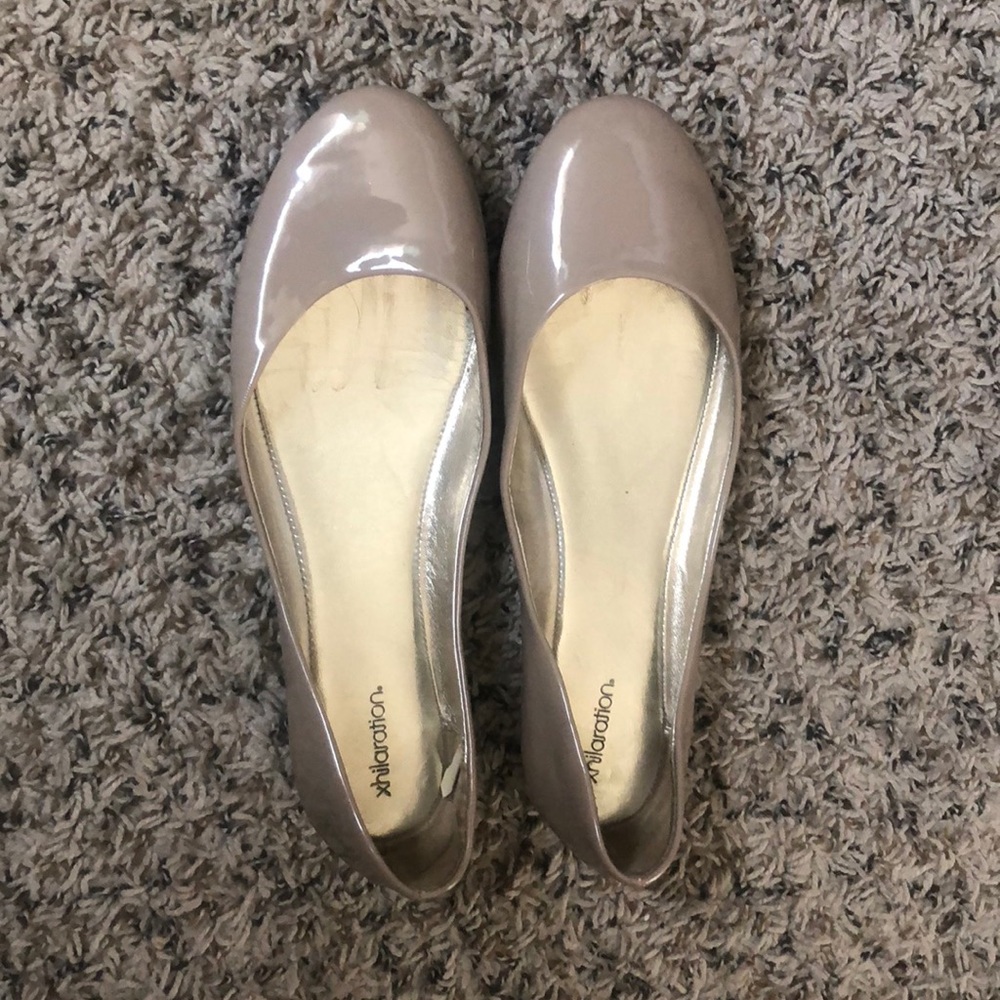 Flat shoes